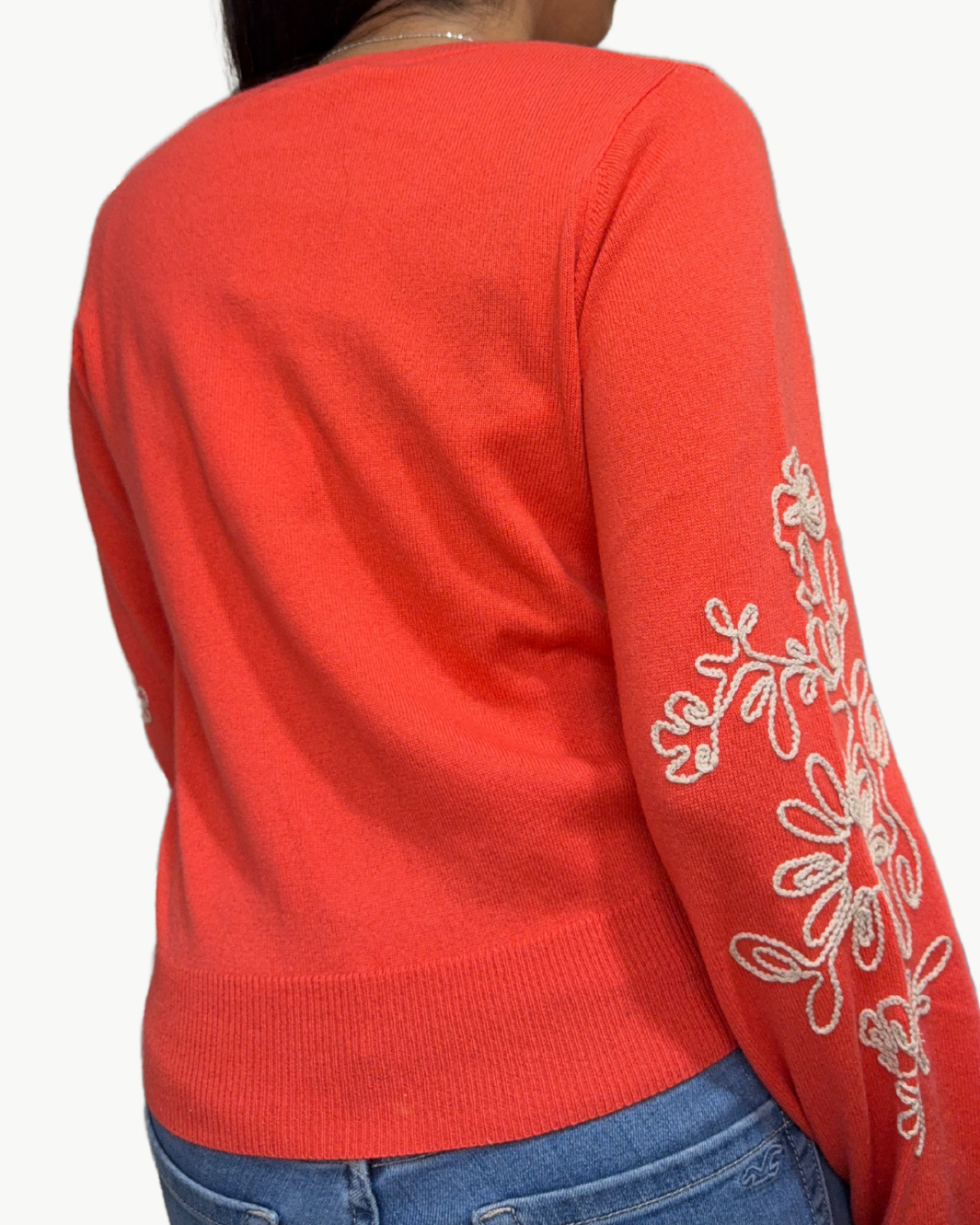 PUFF SLEEVE V WITH CONTRAST EMBROIDERY IN CORAL COMBO