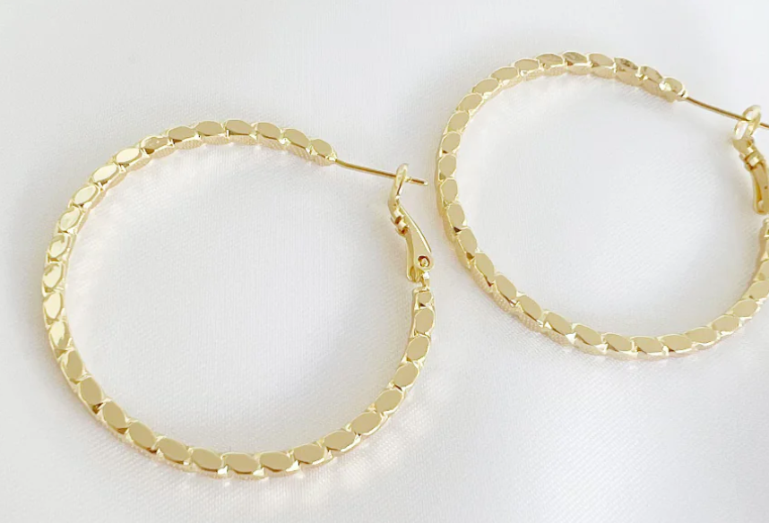 GOLDIE HOOPS IN GOLD