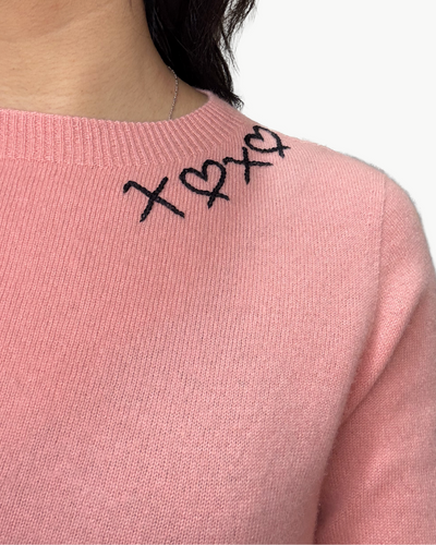 "XOXO" CASHMERE SWEATER IN PINK