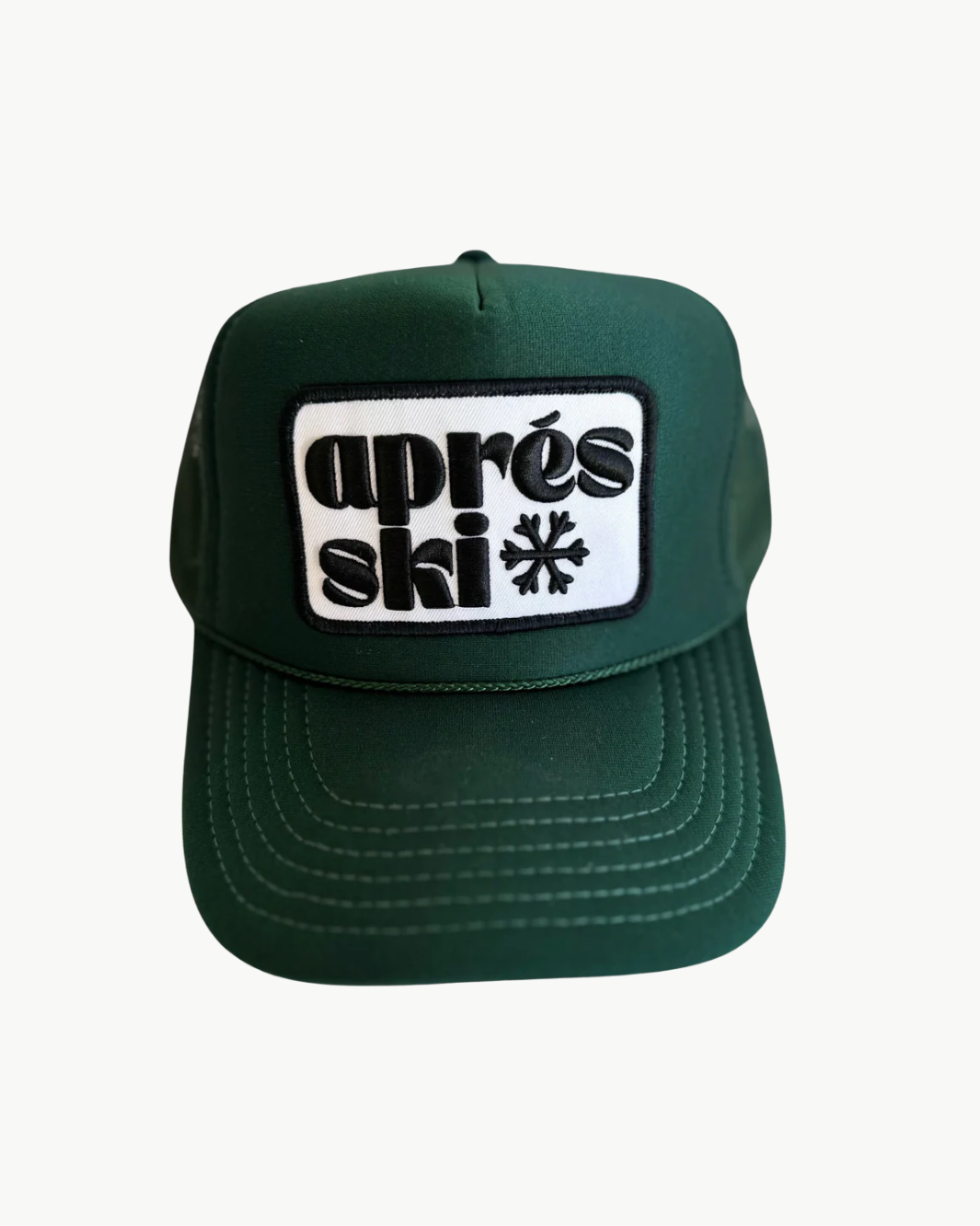 APRES SKI PATCH TRUCKER HAT IN DARK GREEN