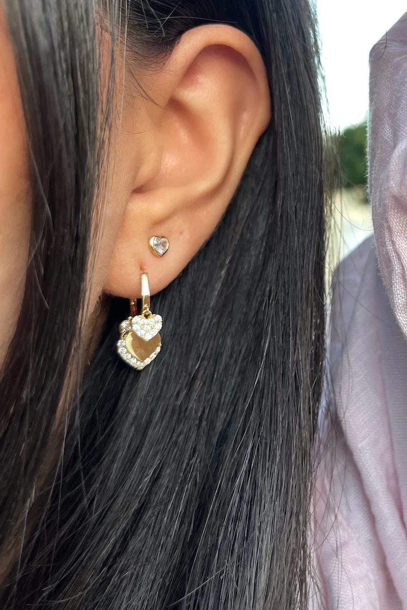 TEENY HEART STUD EARRINGS IN CLEAR