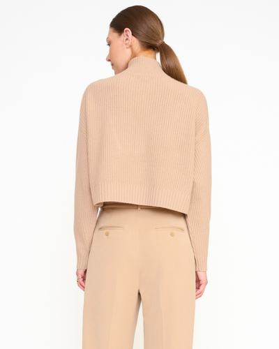 CROPPED HAMPTON CASHMERE SWEATER IN CAMEL