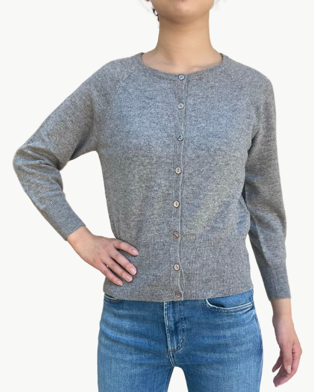 SHRUNKEN CARDIGAN IN MID GREY