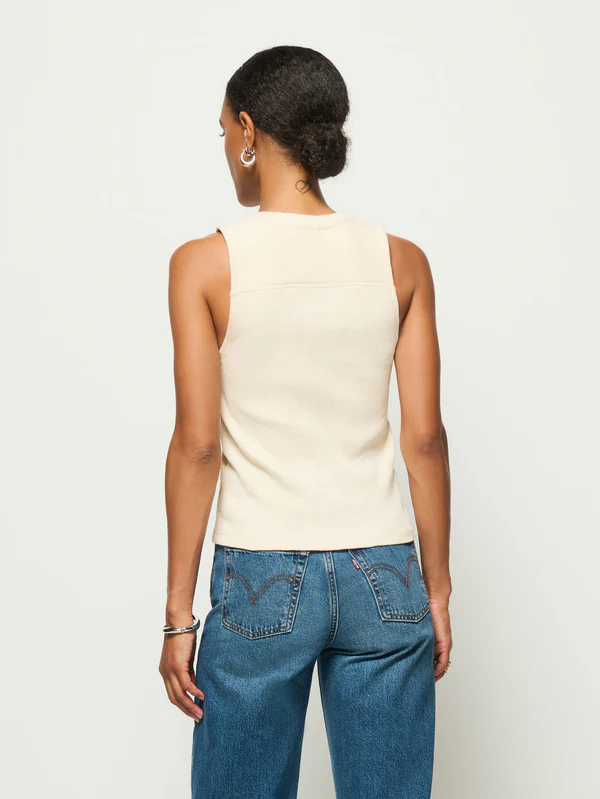 ELLIE KEYHOLE TOP IN PARCHMENT