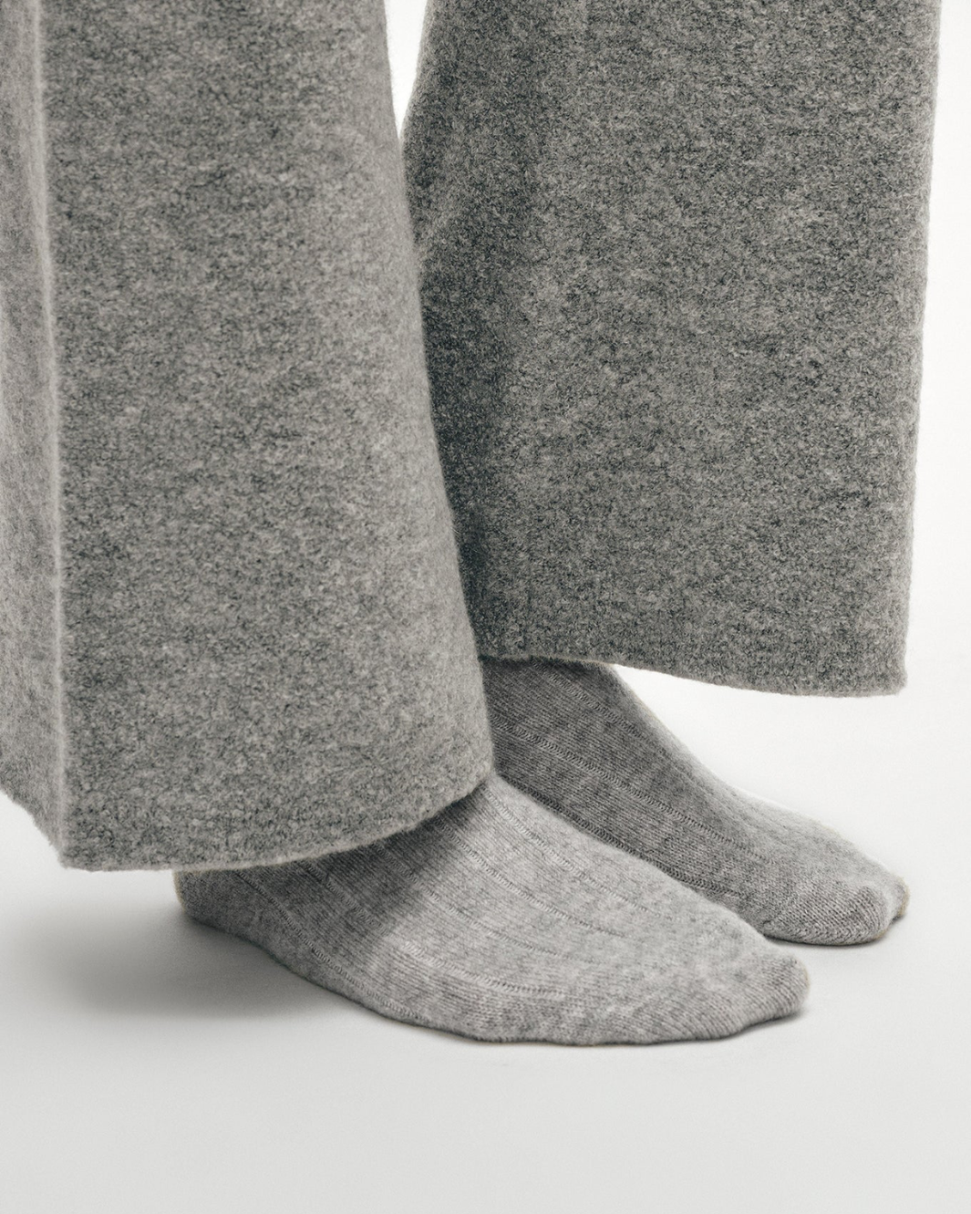 CASHMERE RIBBED SOCK IN GREY HEATHER