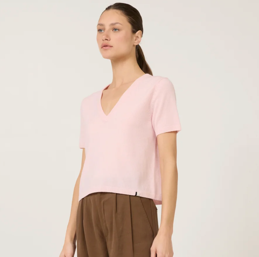 KADRI CASHMERE VNECK TEE IN QUARTZ