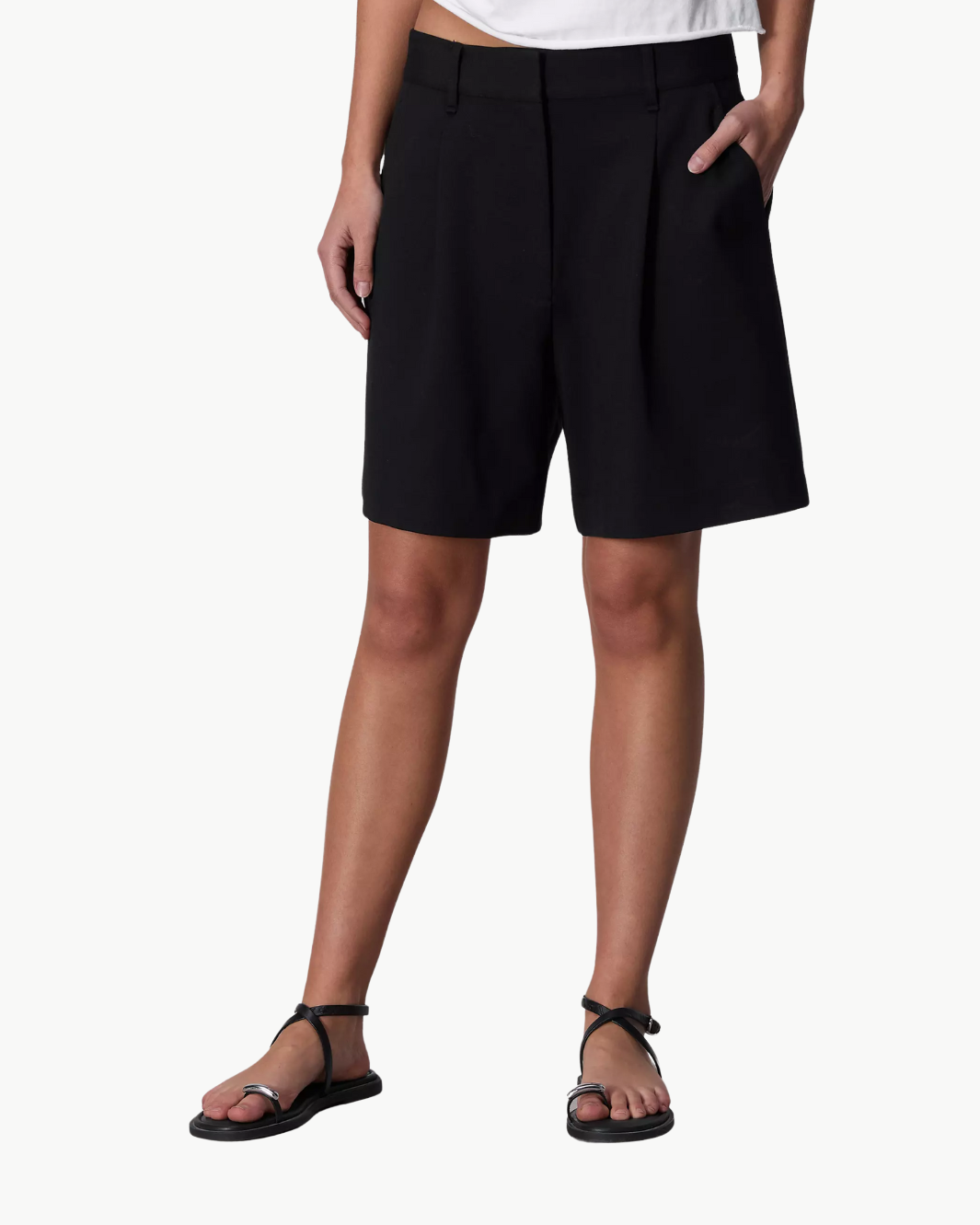 IRINA PONTE SHORT IN BLACK