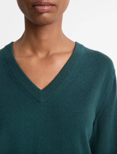 CASUAL V-NECK IN JUNIPER