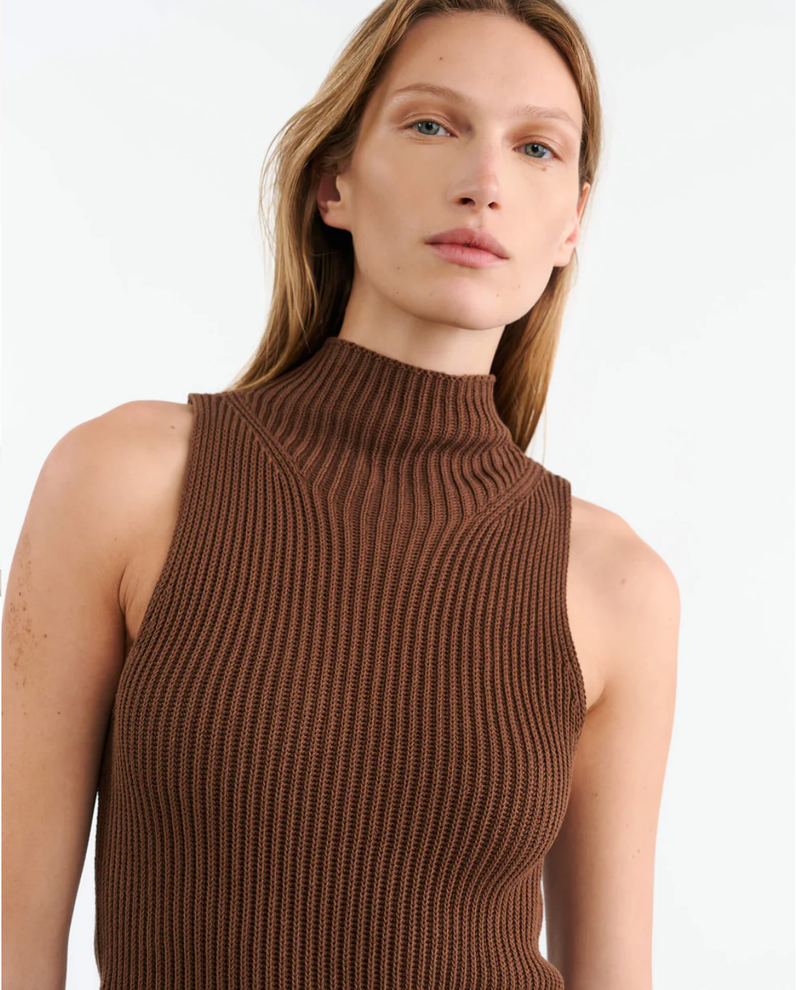 SONIA SWEATER IN BROWN