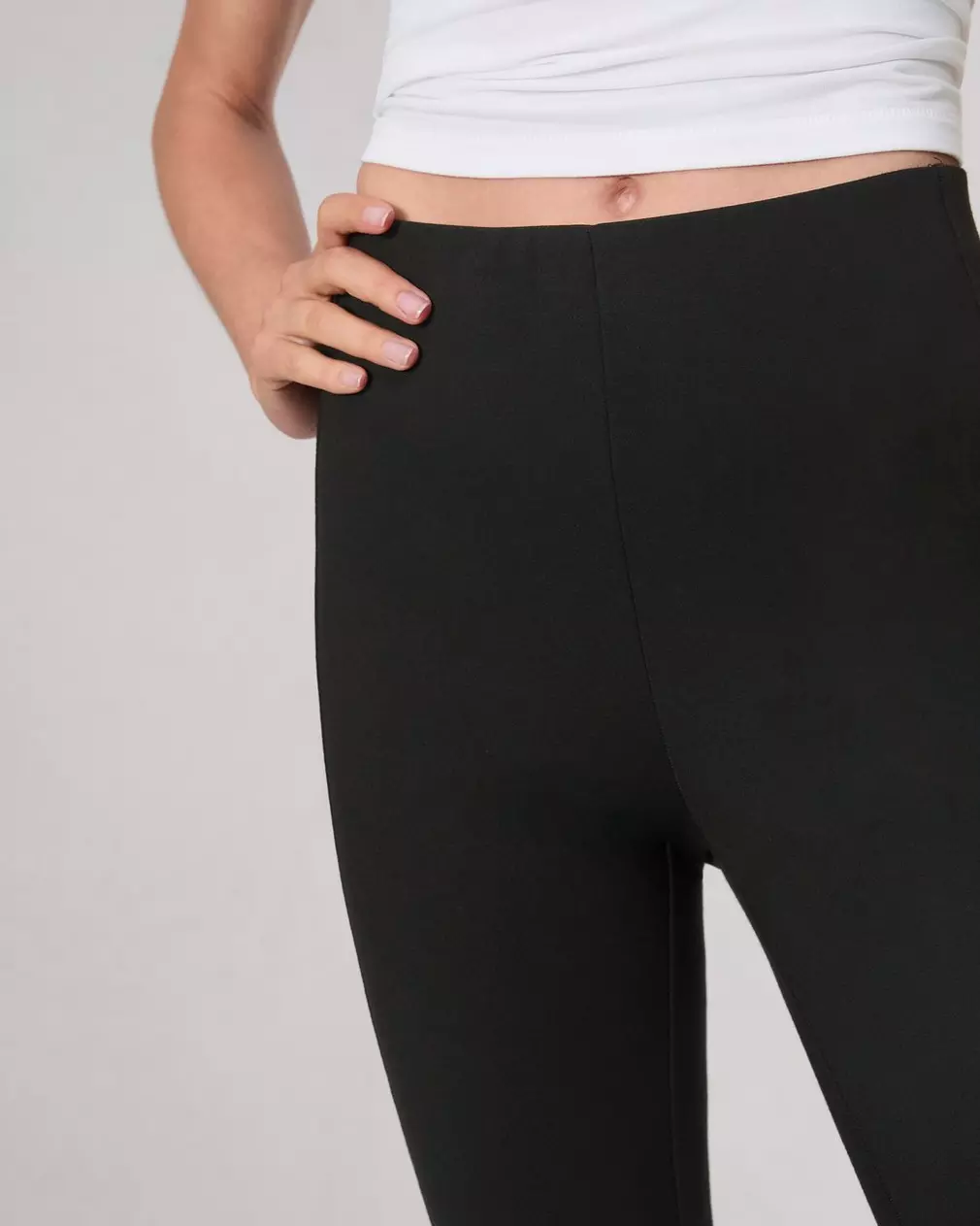 SIMONE PONTE CAPRI PANT IN BLACK