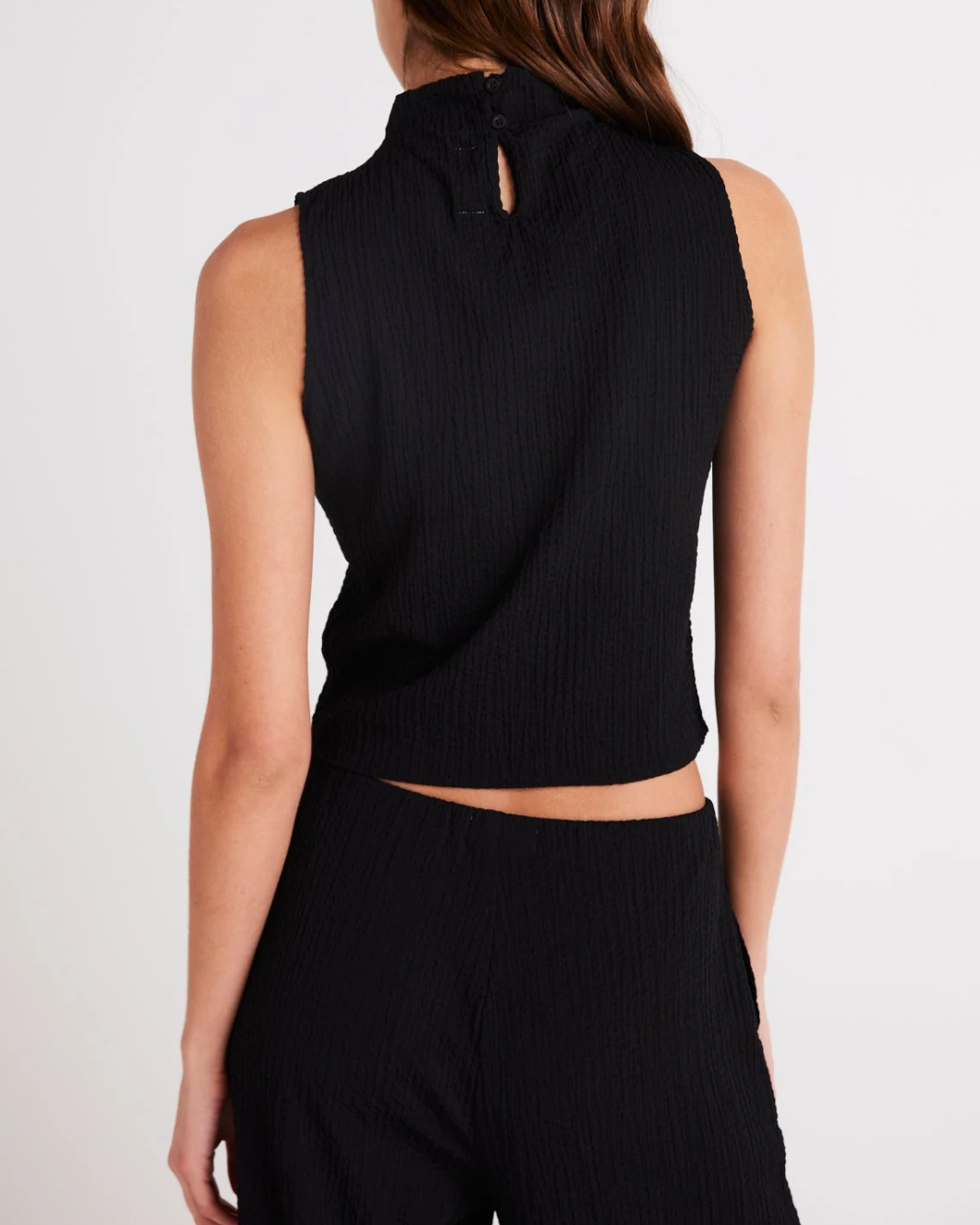 MOCK NECK TOP IN BLACK