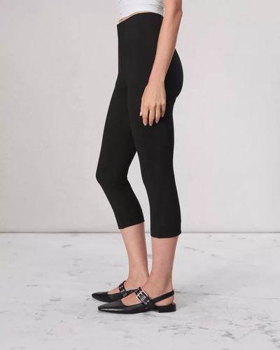 SIMONE PONTE CAPRI PANT IN BLACK