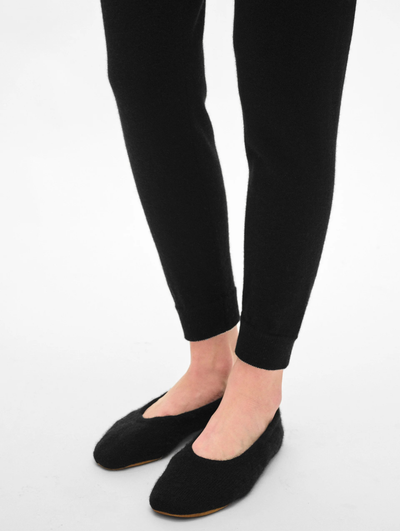 CASHMERE BALLET SLIPPER IN BLACK