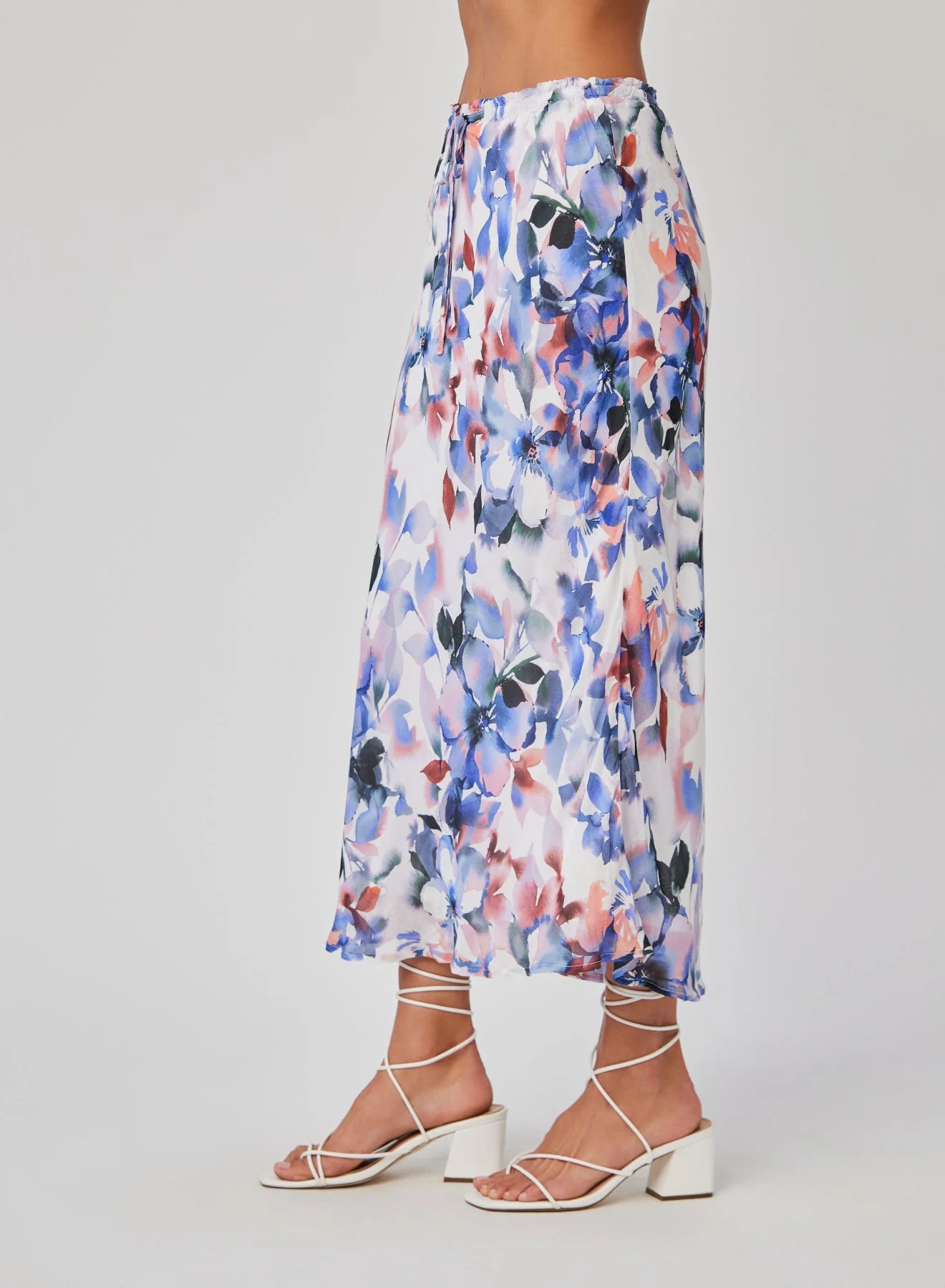 PETITE ELASTIC RUFFLE WAIST SKIRT IN MAGNOLIA BLOOM PRINT