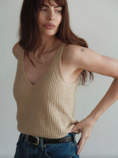 CECE SWEATER TANK IN WARM SAND