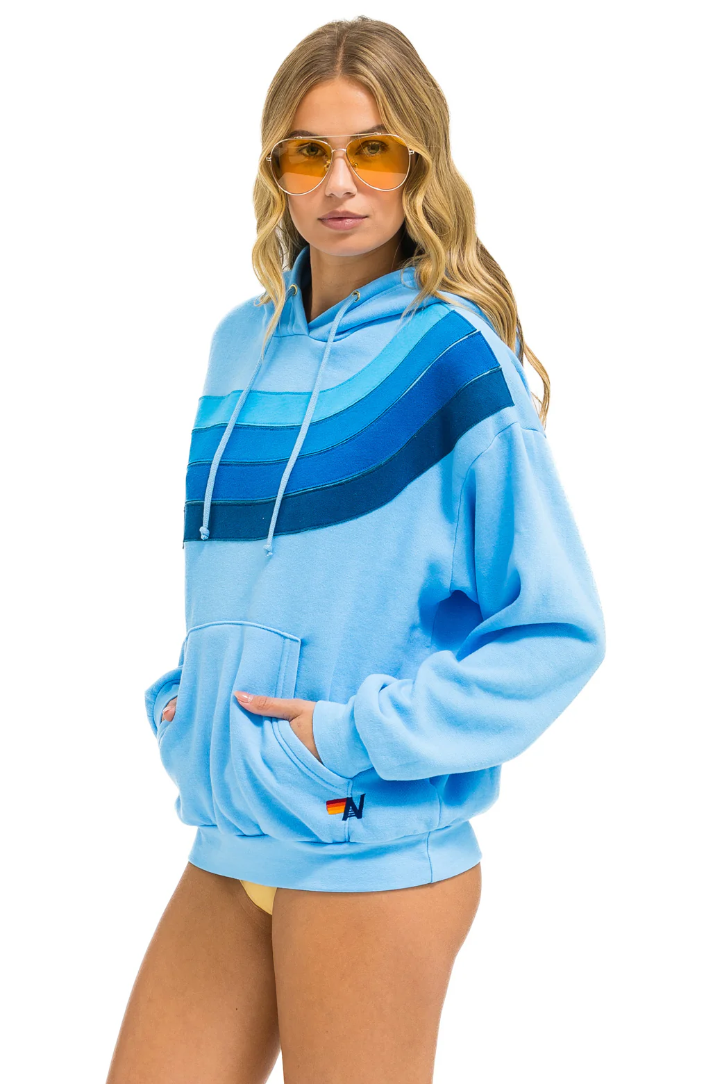 WAVE STRIPE 4 PULLOVER HOODIE IN SKY/BLUE