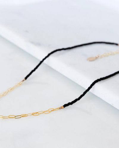 BEADED CHOKER IN GOLD