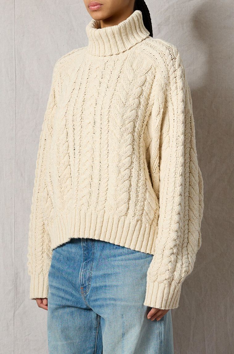 CABLE TURTLENECK SWEATER IN ECRU SLUB