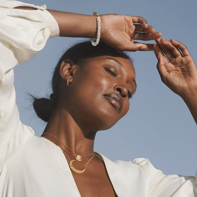 CRADLED IN LIGHT MOONSTONE NECKLACE