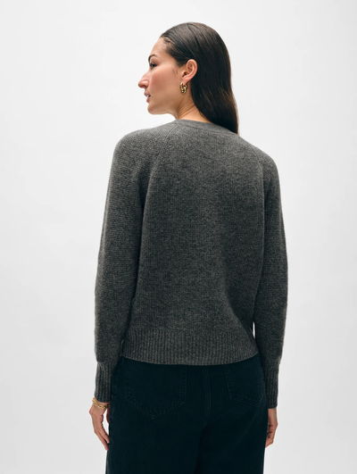 CASHMERE WAFFLE SWEATSHIRT IN GRAPHITE HEATHER