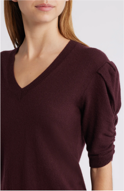 CASHMERE V NECK GATHER SWEATER IN DEEP BURGUNDY