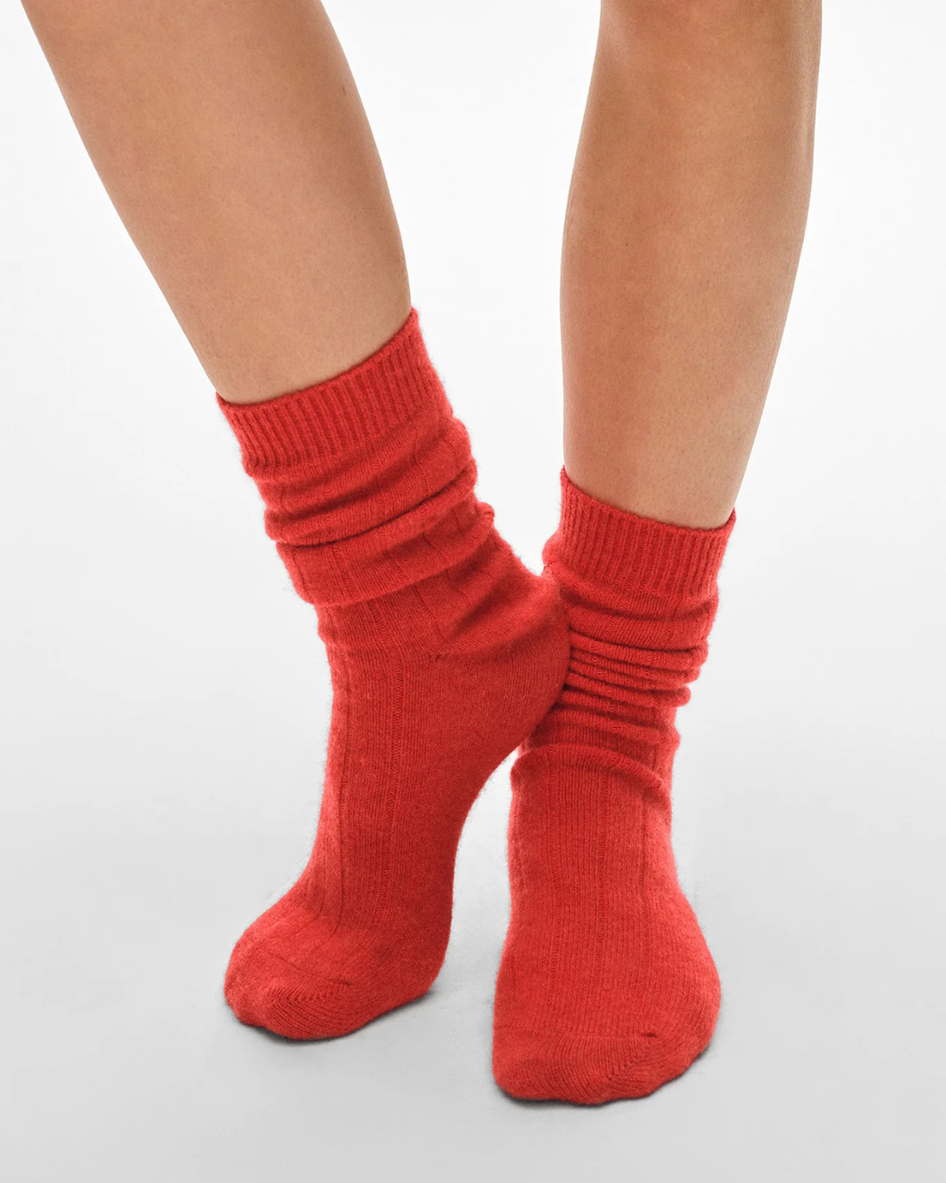 CASHMERE RIBBED SOCK IN CARMINE RED