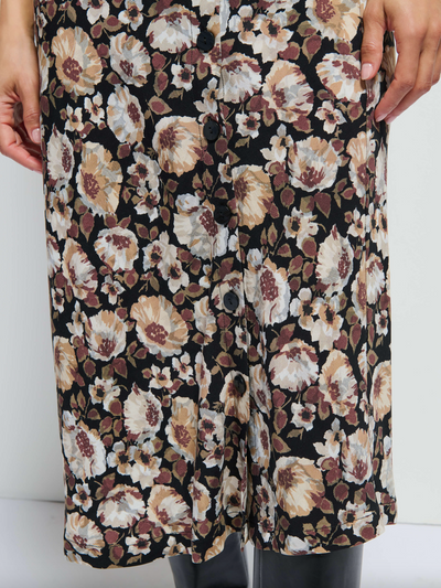 BELINDA BUTTON SKIRT IN NIGHT FLORAL