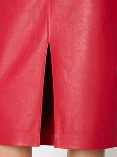 ESME VEGAN LEATHER SKIRT IN CRIMSON