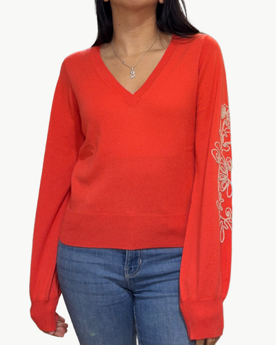 PUFF SLEEVE V WITH CONTRAST EMBROIDERY IN CORAL COMBO