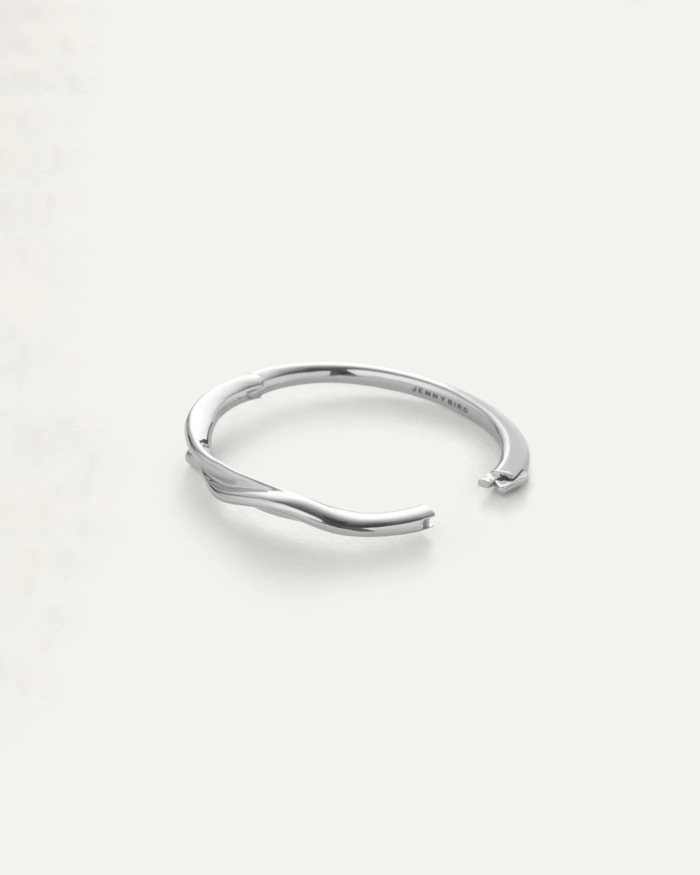 COLETTE BANGLE IN SILVER