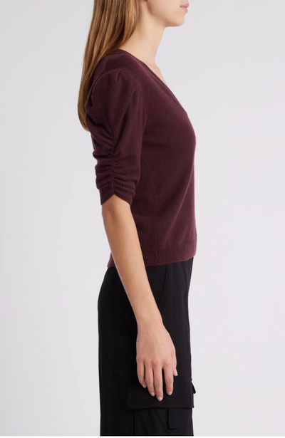 CASHMERE V NECK GATHER SWEATER IN DEEP BURGUNDY