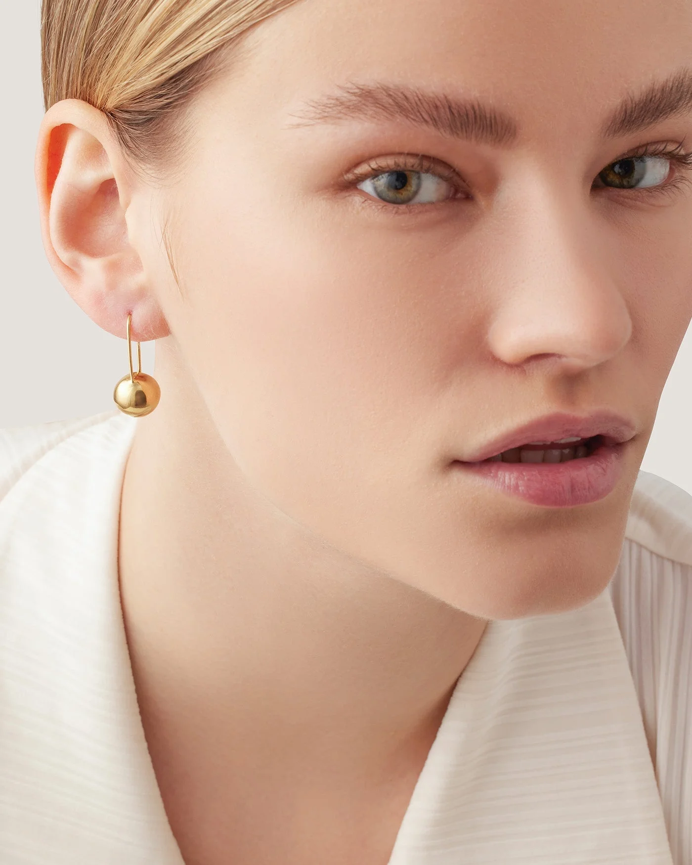 CELESTE EARRINGS IN GOLD