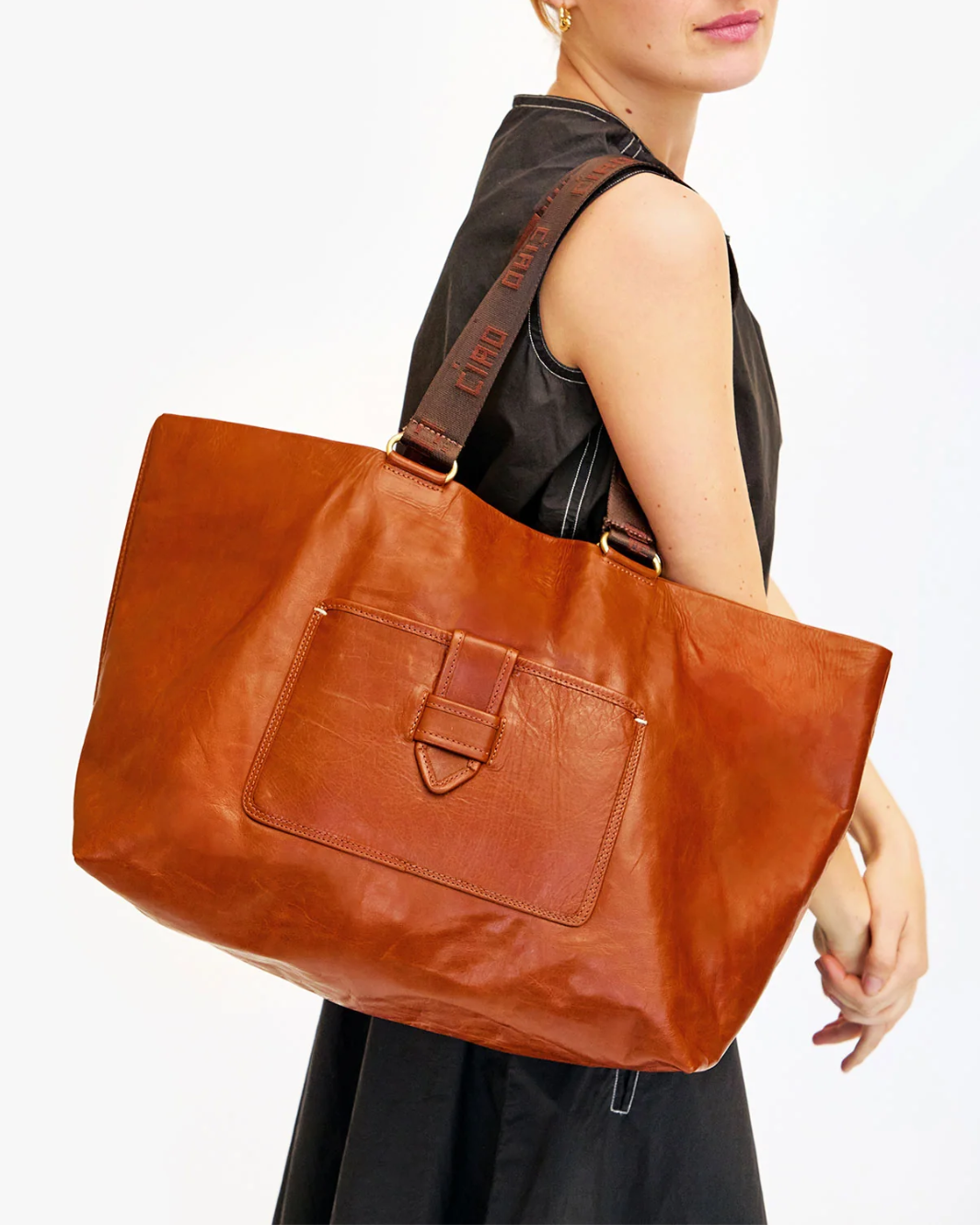 GRANDE BATEAU TOTE IN CAMEL NEW LOOK