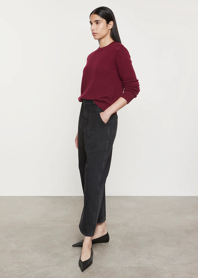 CASHMERE EASY LONG SLEEVE CREW IN BURGUNDY