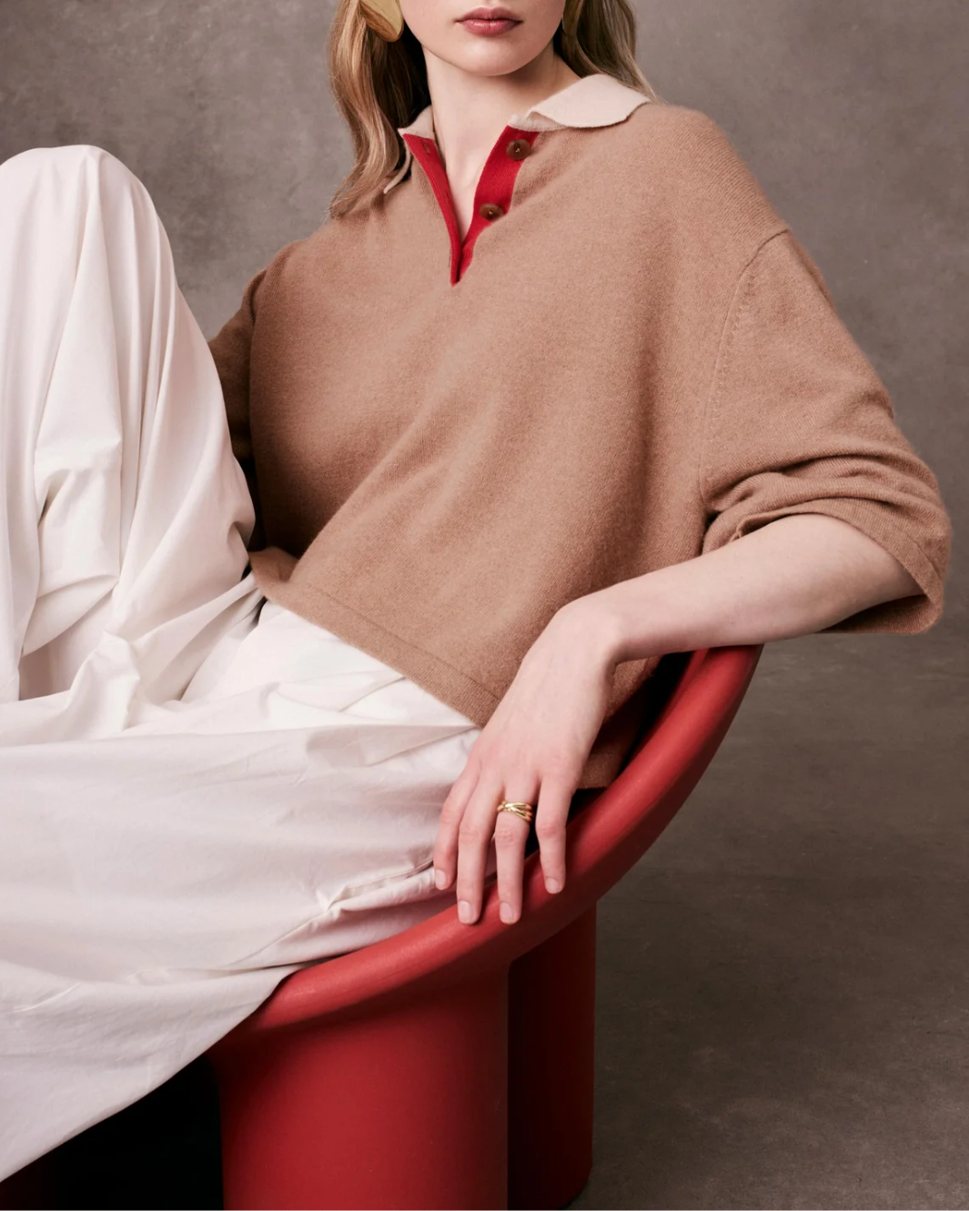 CASHMERE CROPPED POLO IN TRUE CAMEL COMBO