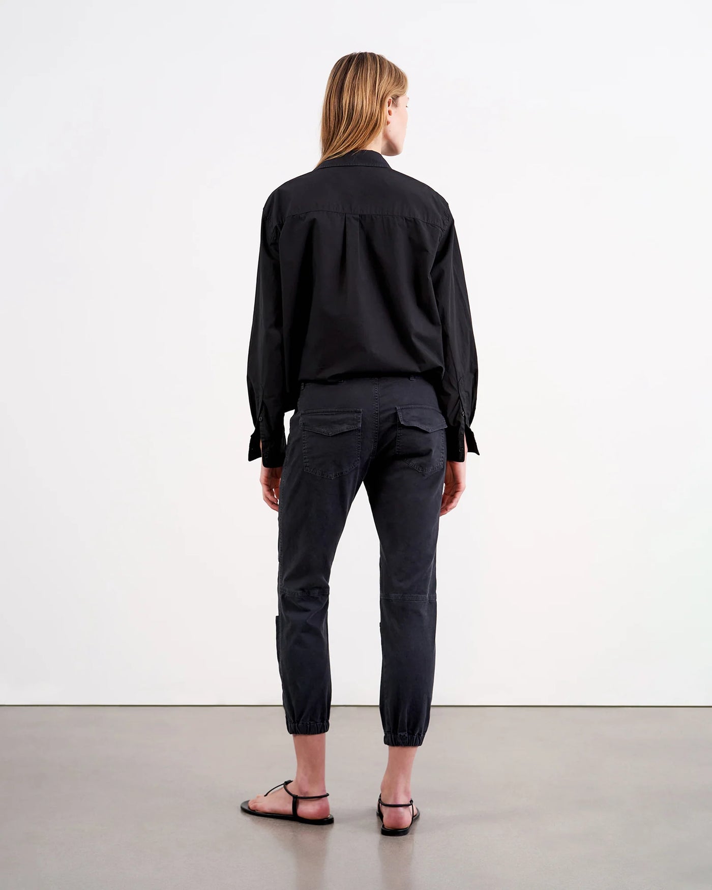 CROPPED MILITARY PANT IN CARBON - Romi Boutique