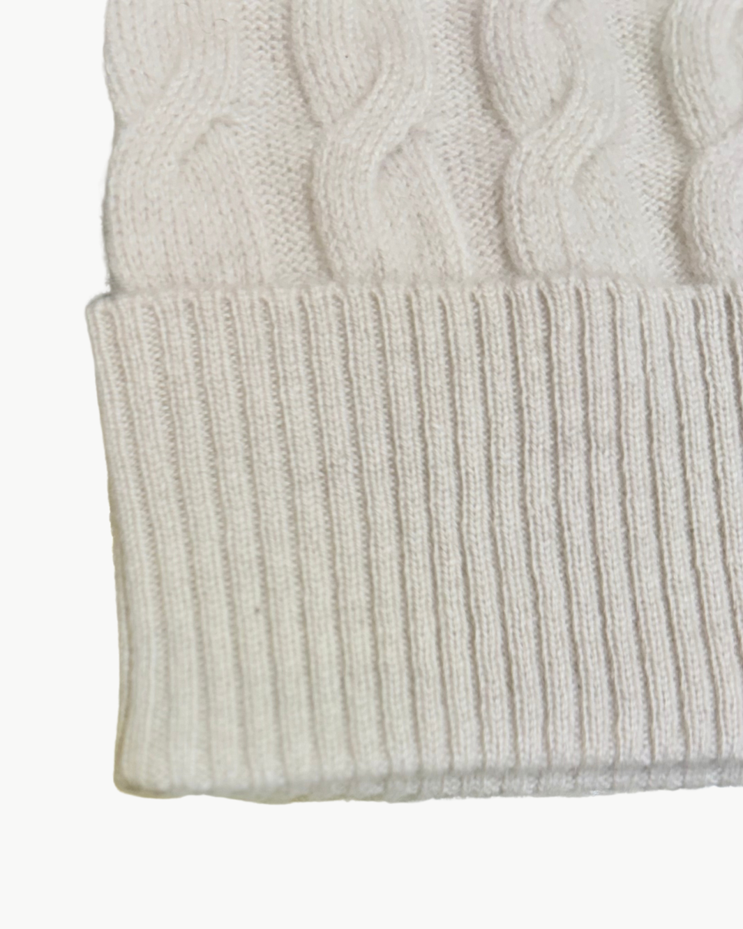 TRISTAN CABLE KNIT BEANIE IN FOG