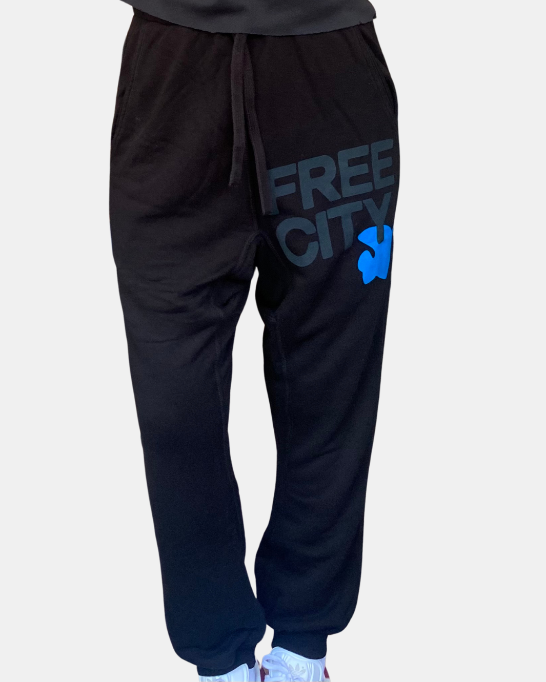 SUPERFLUFF POCKET LUX SWEATPANT IN SUPERBLACK