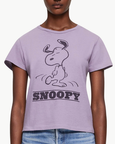 CLASSIC "SNOOPY DANCING" TEE IN LAVENDER