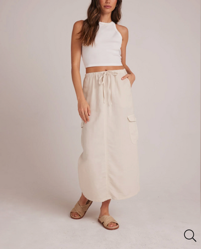 GOLDIE BELLOW POCKET CARGO SKIRT IN SEASHELL