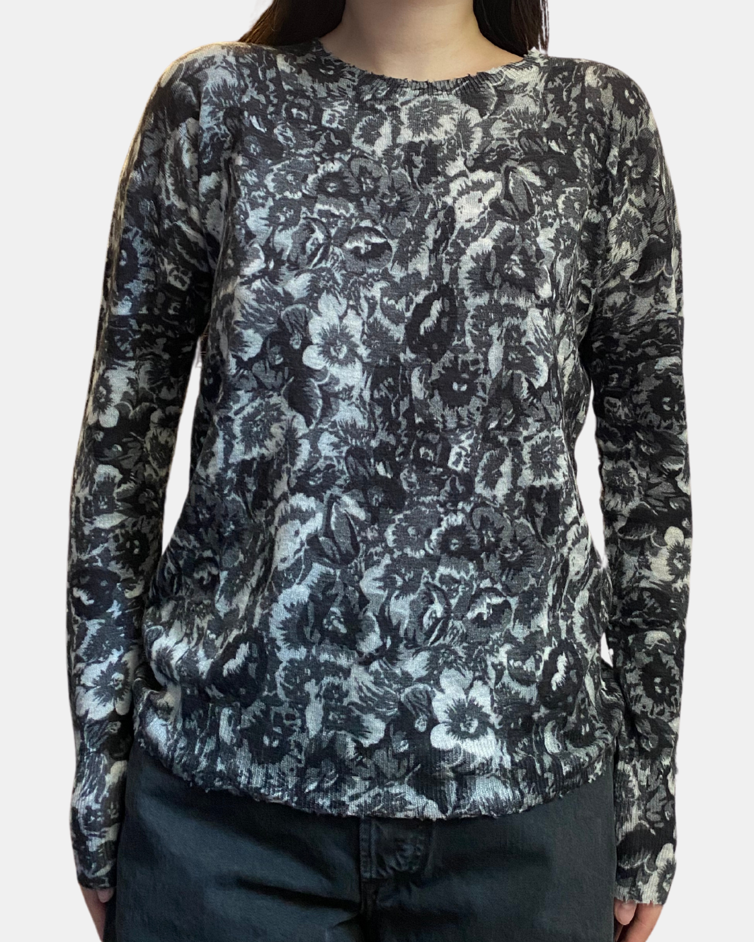 FLORAL SHEER DUSTRESSED CREW IN BLACK