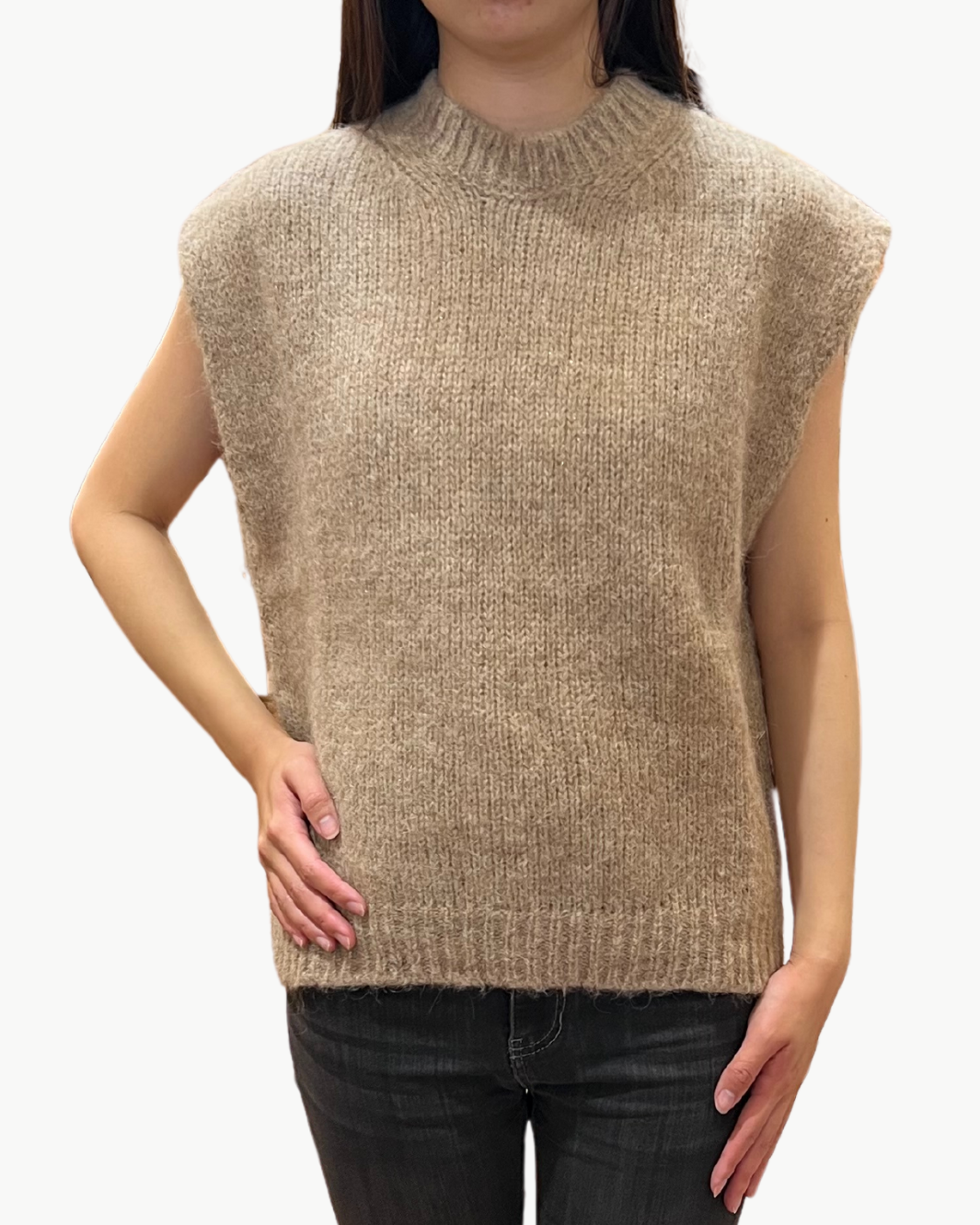 MAORI WOMAN KNIT PULLOVER IN BEIGE AND GOLD