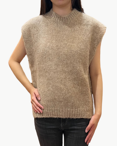 MAORI WOMAN KNIT PULLOVER IN BEIGE AND GOLD