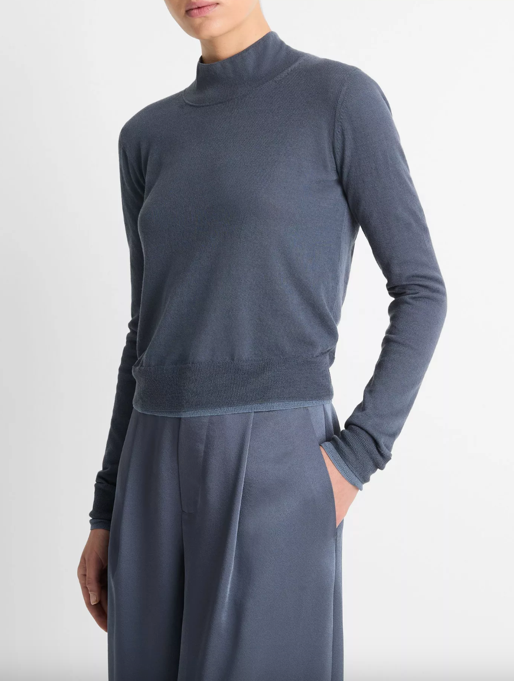 DOUBLE LAYER TURTLE NECK IN IRIS WATER / DARK WATER