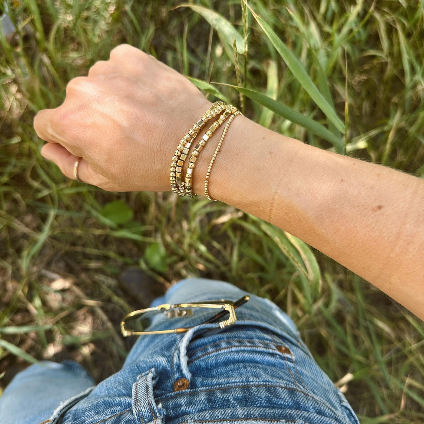 ALTERNATING SQUARE & ROUNDED BEAD BRACELET